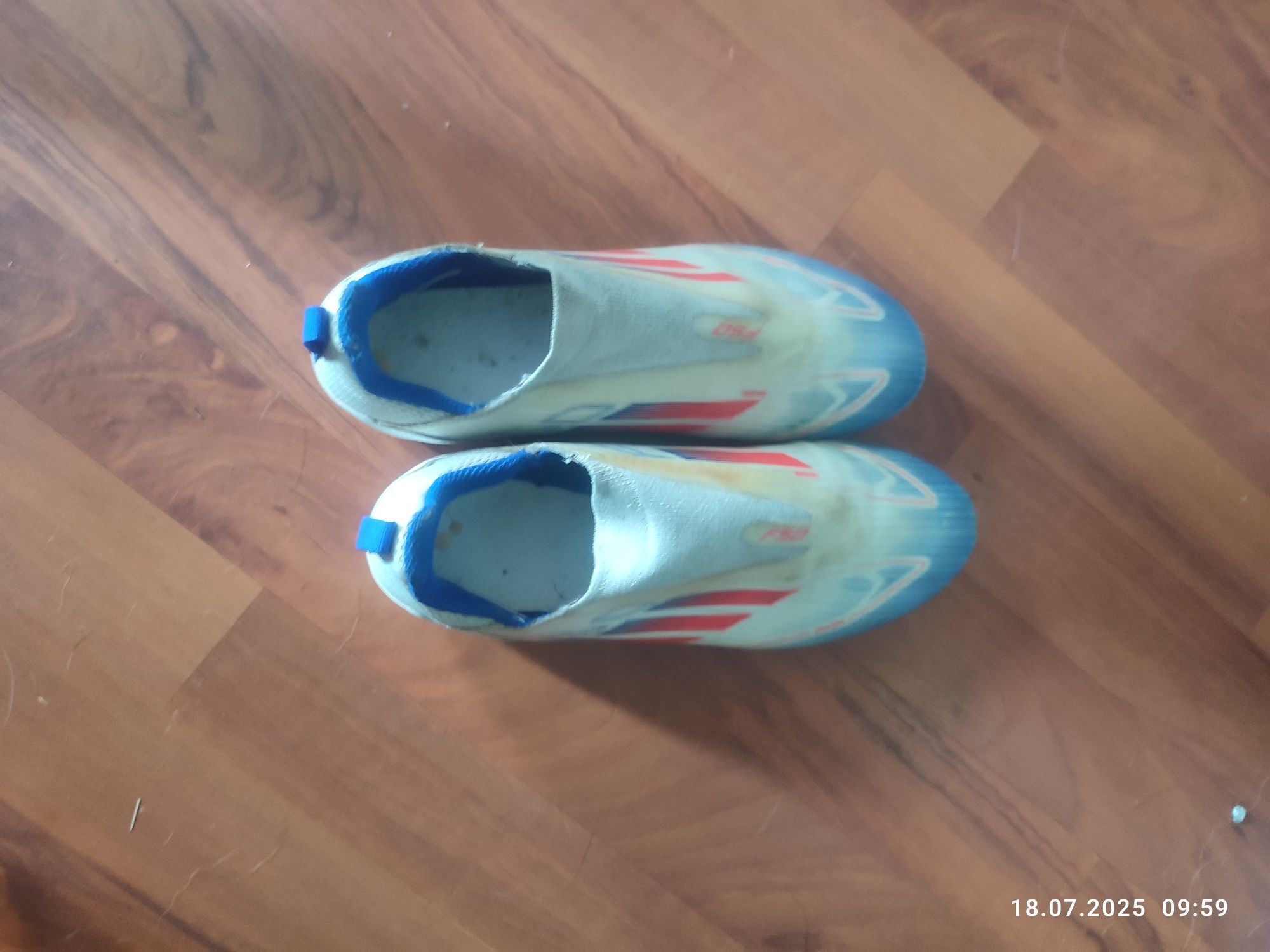 Mam na sprzedaż korki adidas f50 fiberskin  rozmiar 38