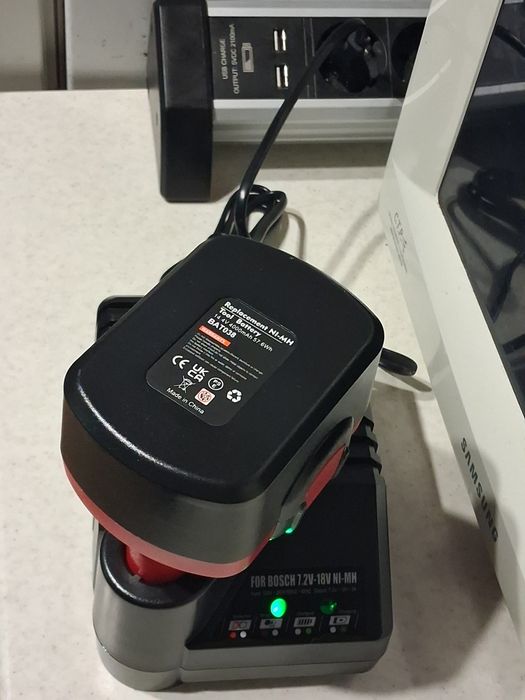 Батареї для шуруповерта Boch.