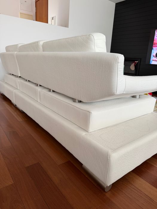 Sofá de 3 lugares com chaise longe