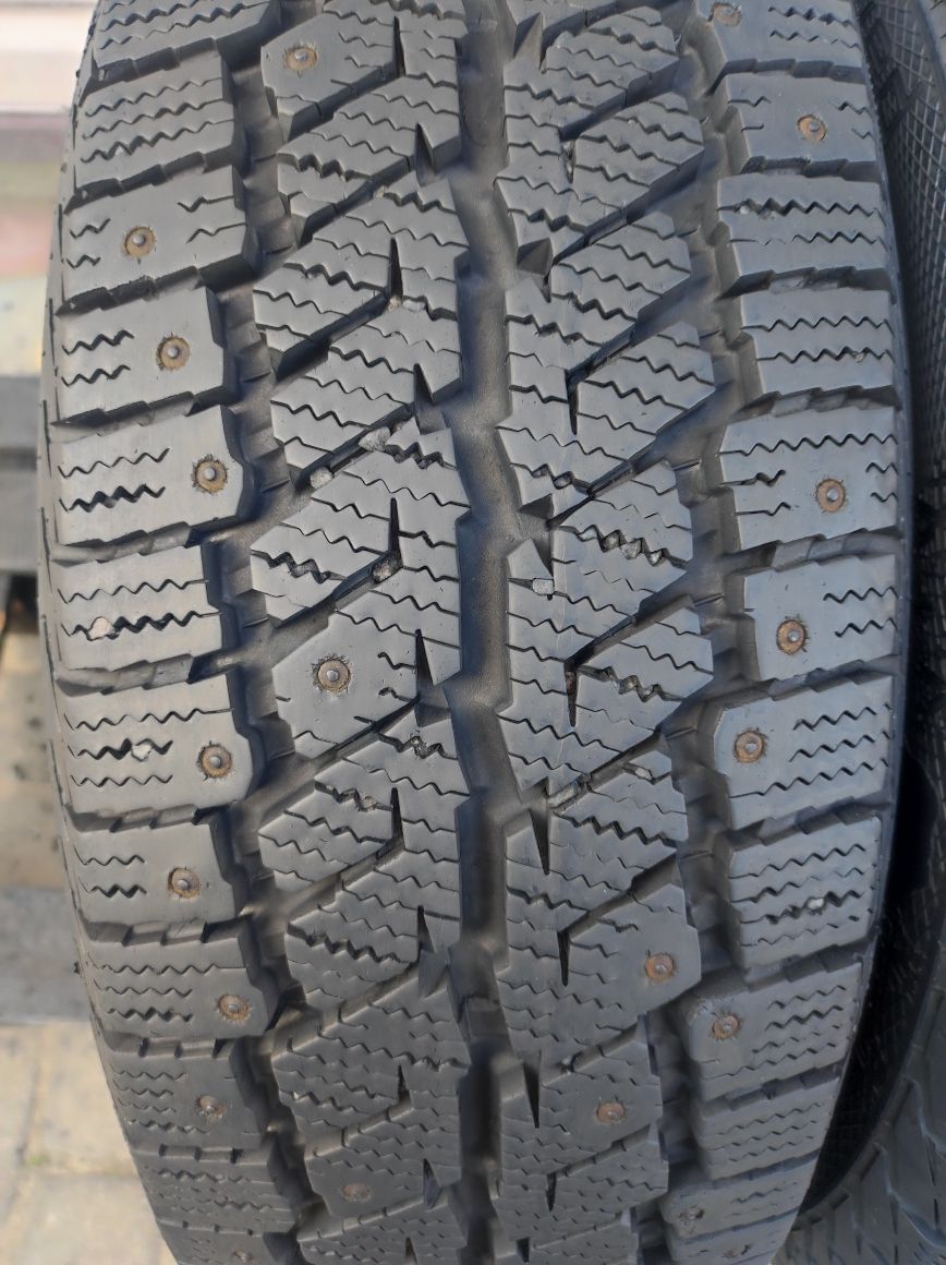 195.60.16c Dwie opony Gislaved Nord Frost Van 9,7mm