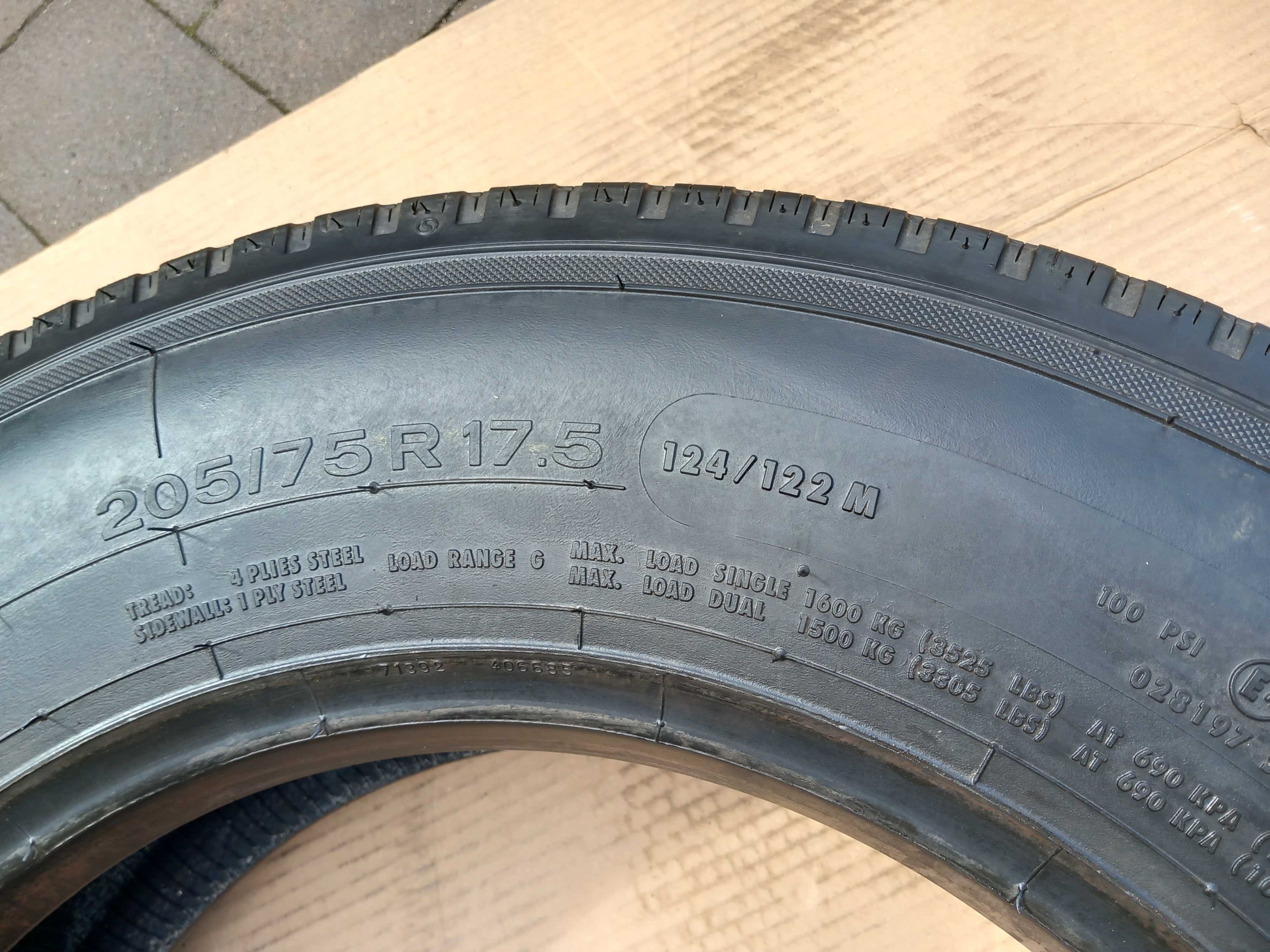 Opona 1x SEMPERIT EURO-STEEL 205/75R17,5C  124/122M , 2017r