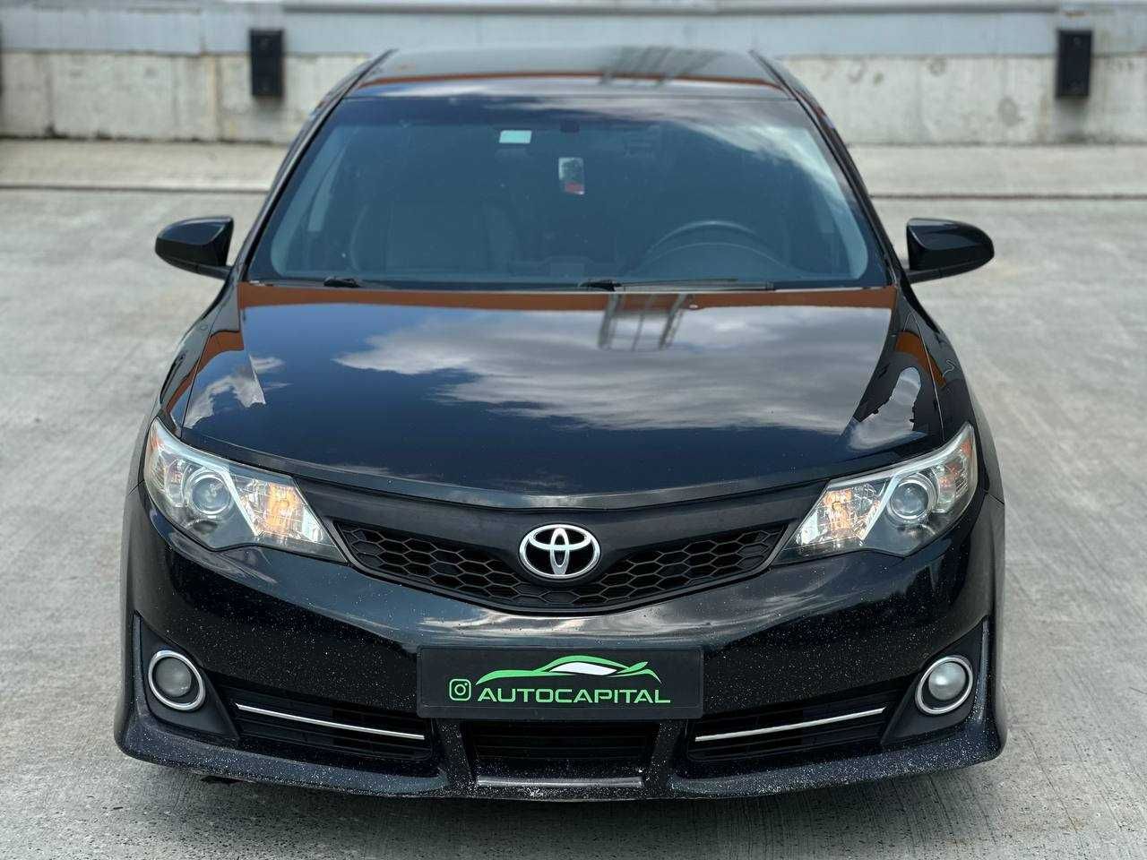 Toyota Camry 2013  (Розстрочка / Лізинг)