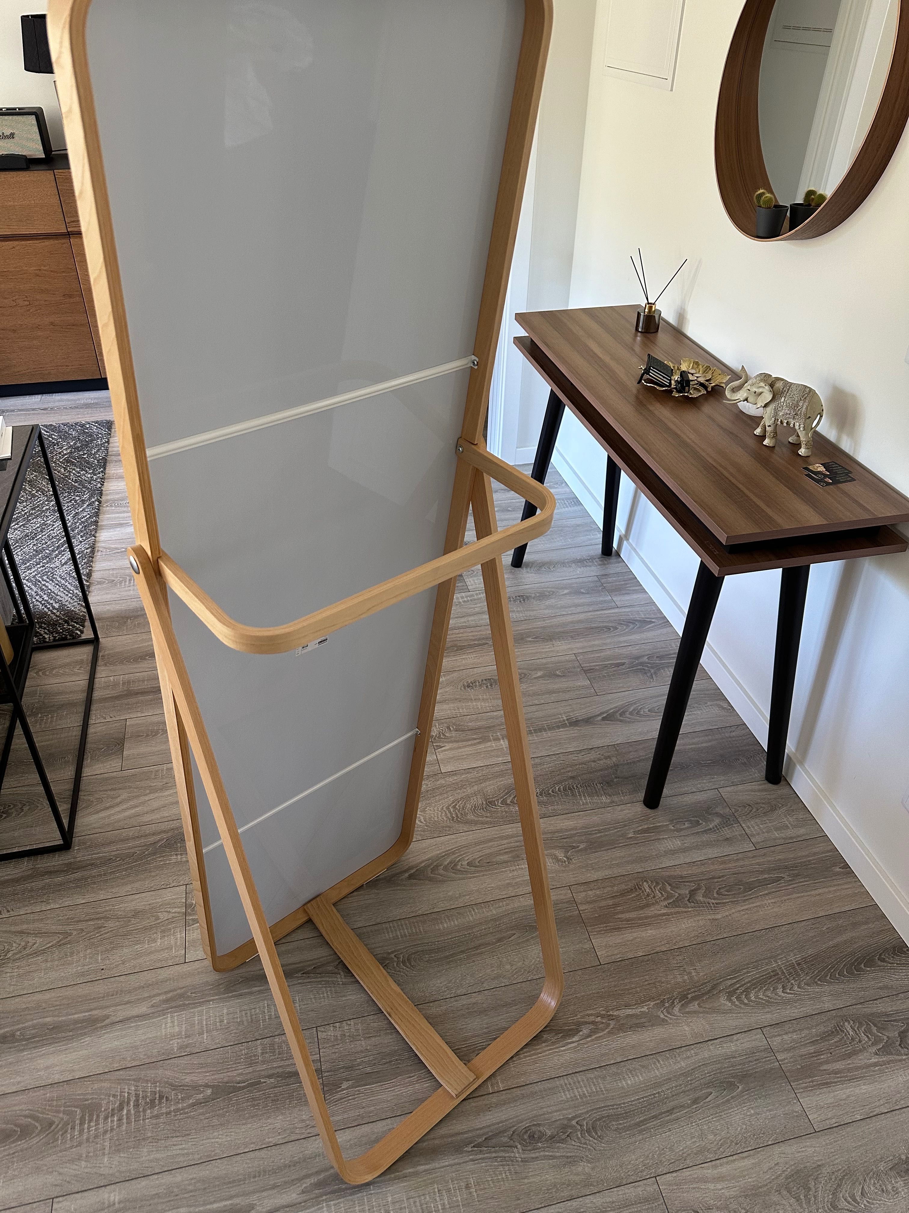 Espelho de pé IKORNNES Ikea