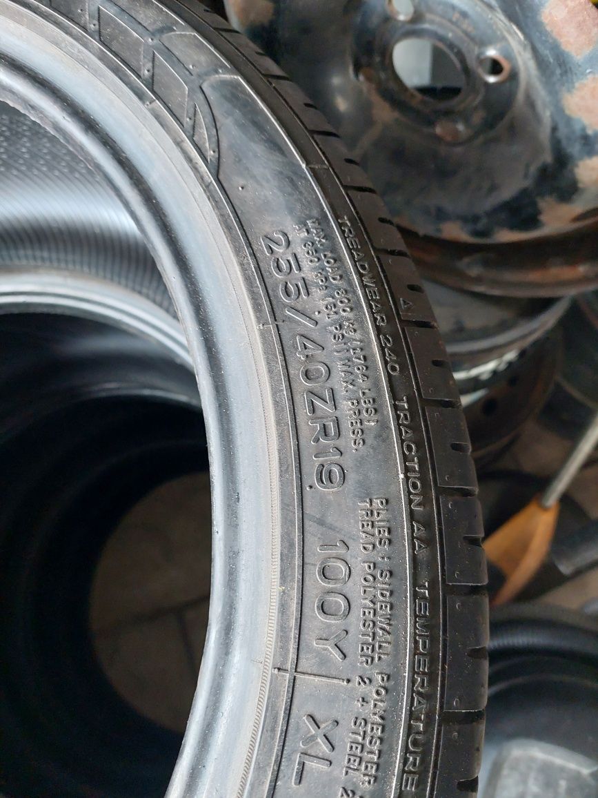 Opony letnie 255/40R19