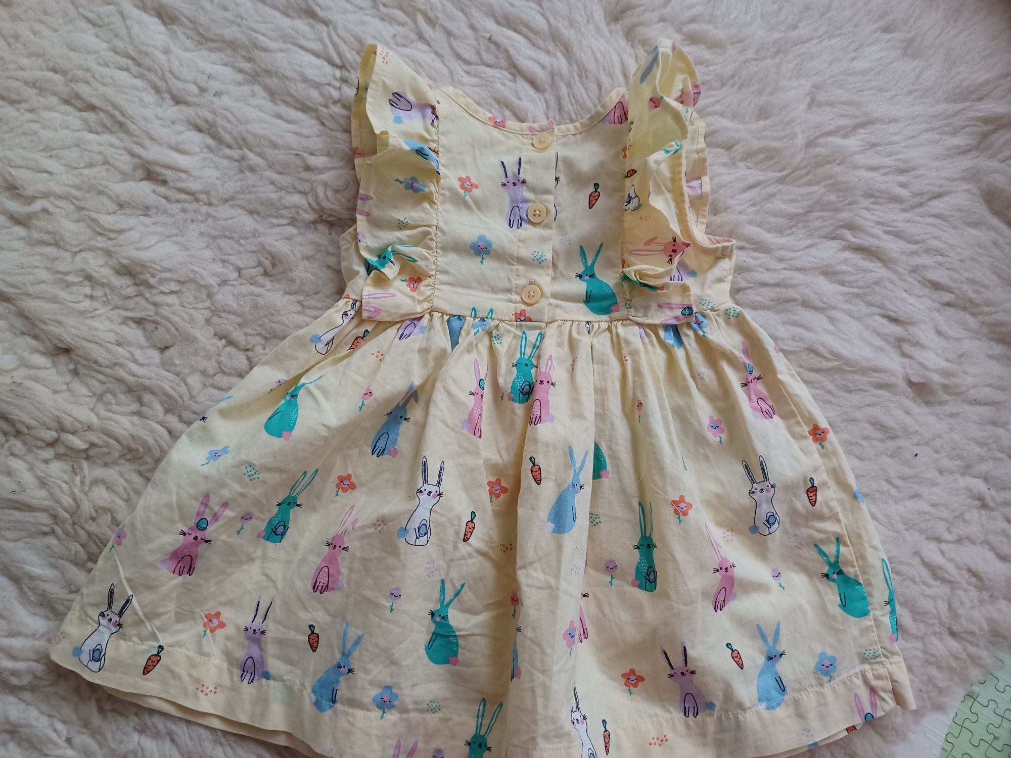 Piękna sukienka elegancka z falbankami r. 74 na święta Wielkanocne