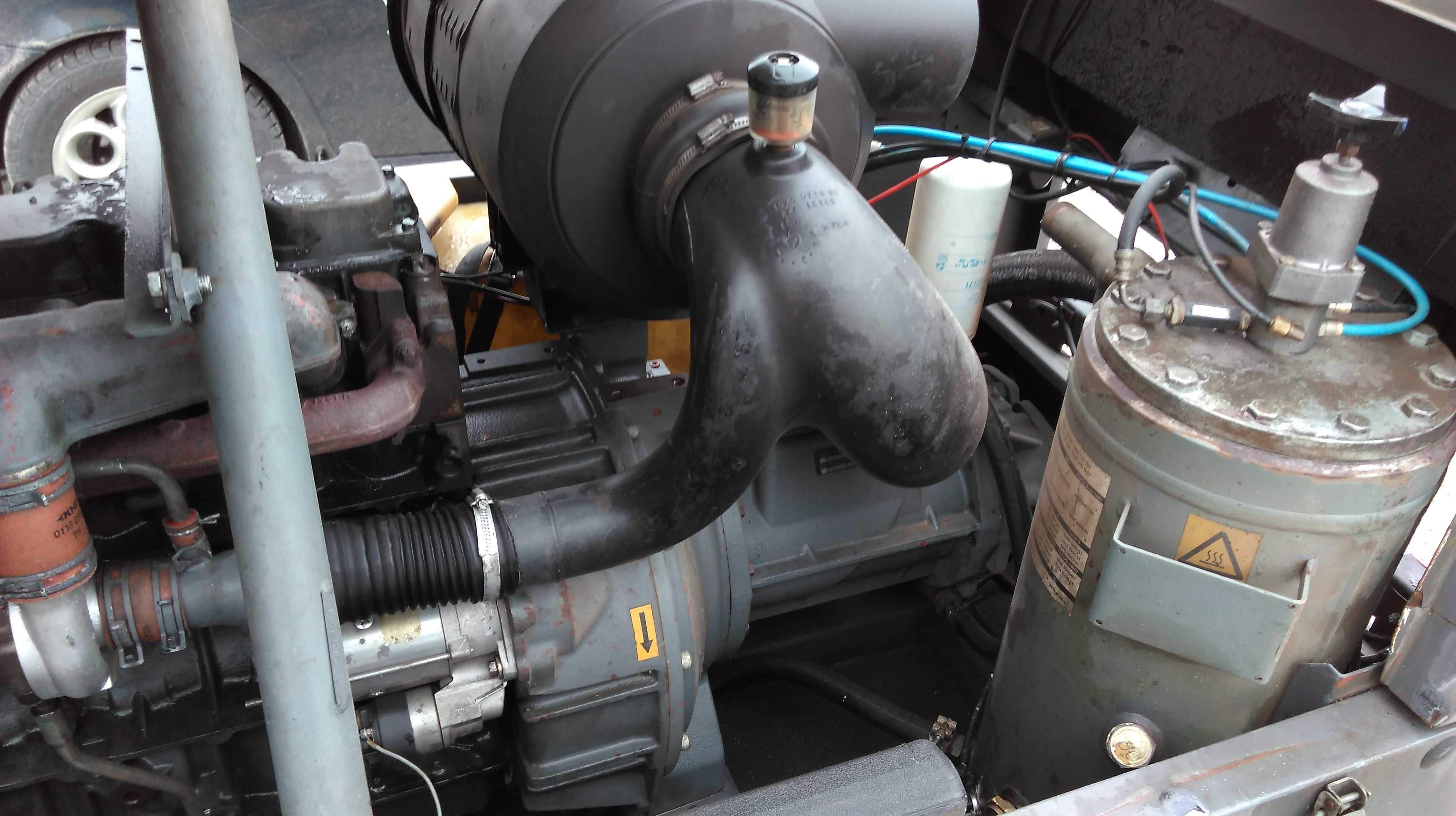 Piaskarka, kompresor Atlas Copco XAMS 445 Md 26m3, osuszacz ziębniczy