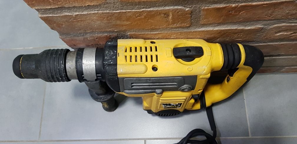 DEWALT D25602 Młotowiertarka SDS-MAX 1250W 8J