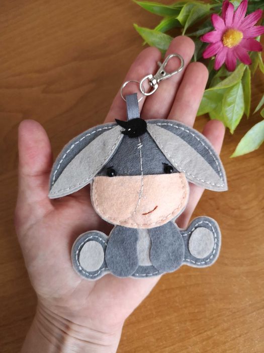 Breloczek-zawieszka Kłapouchy Handmade z filcu