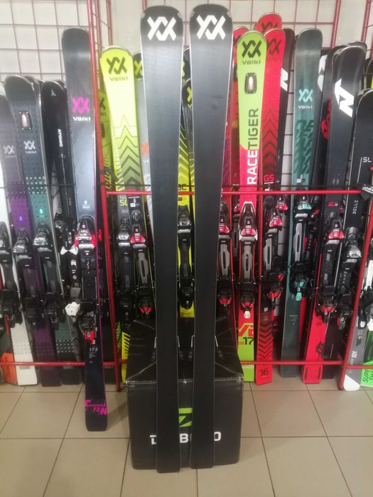 Narty Volkl Deacon 76, potestowe z sezonu 2023.