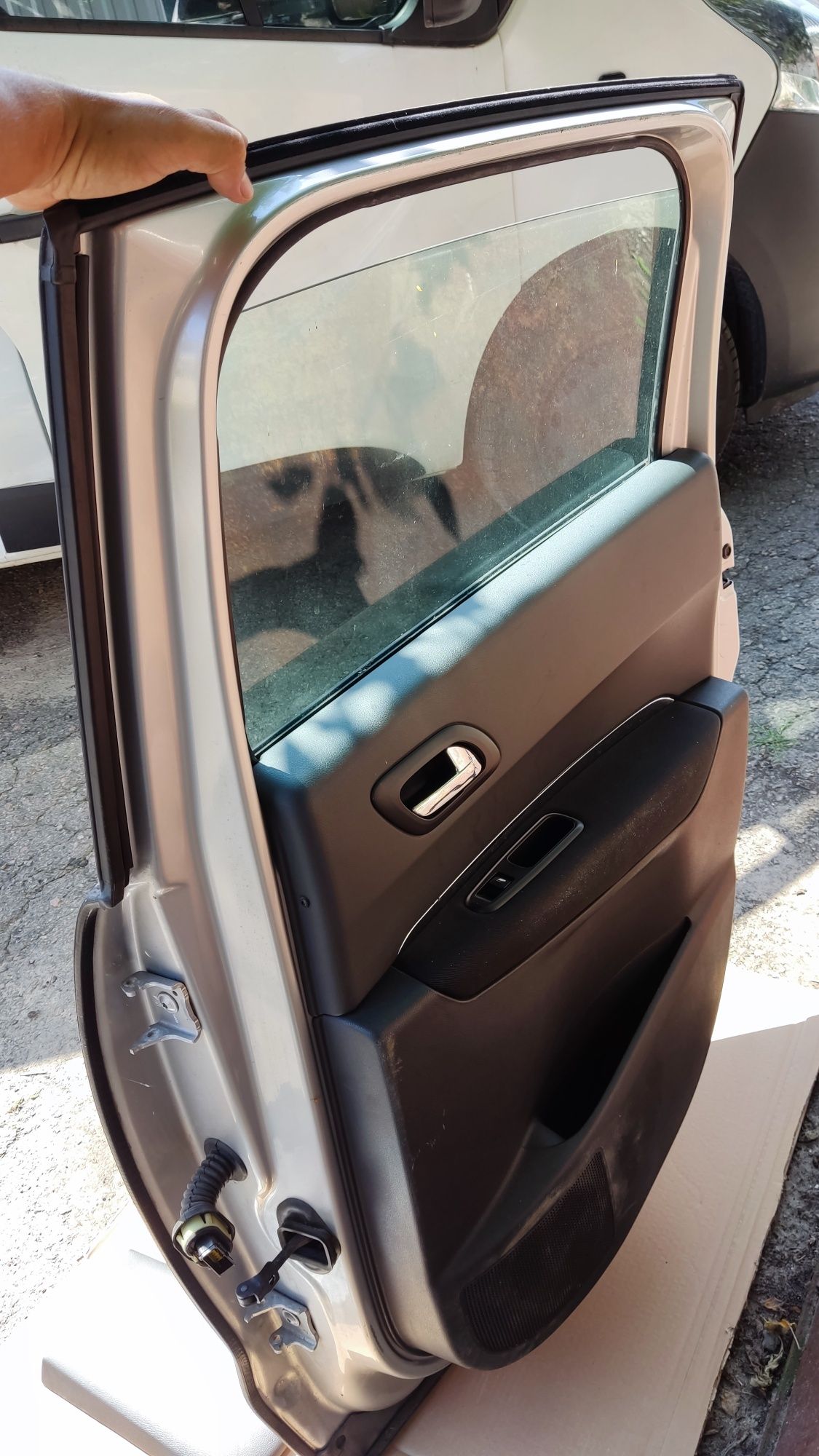 Peugeot розбірка 3008 накладка airbag mp3 radio дверь EZRC