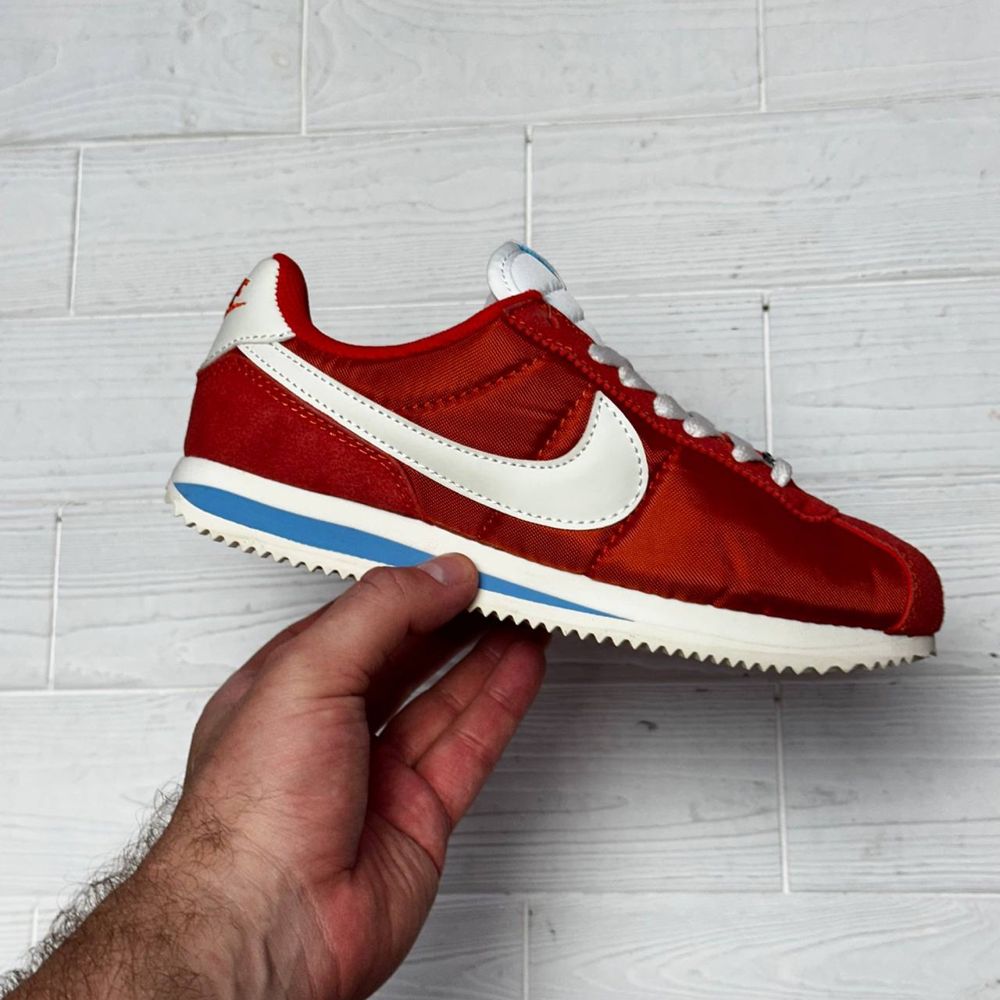 Жіночі кросівки nike cortez