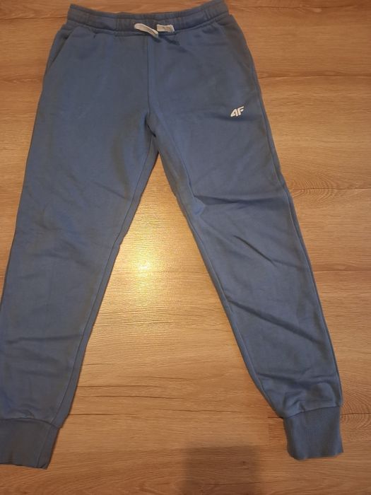 Spodnie dresowe 4f dla dziewczynki 152 cm