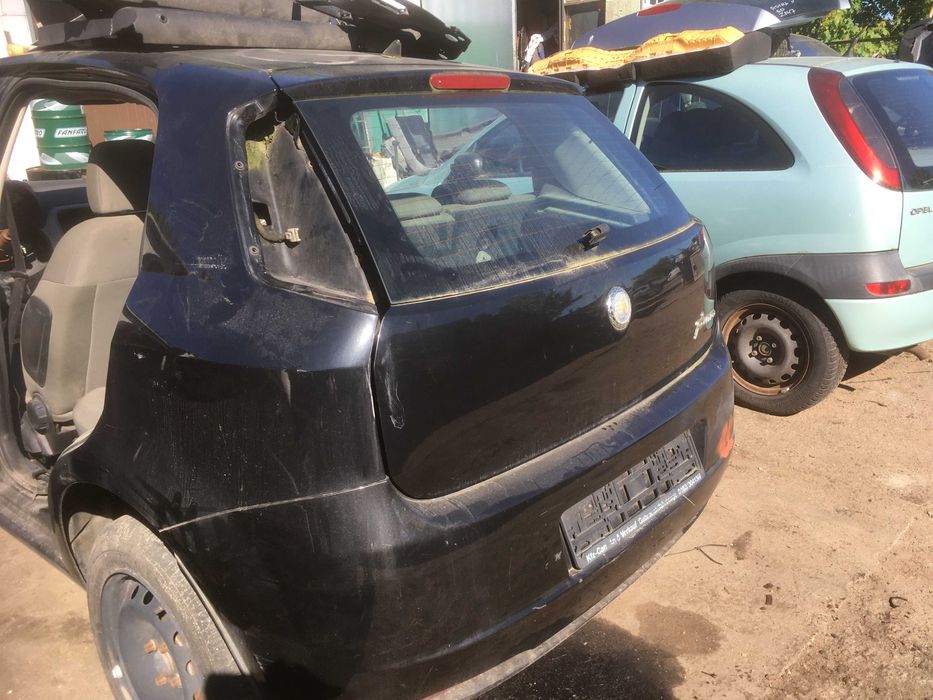 fiat grande punto 07 rok 5D klapa drzwi