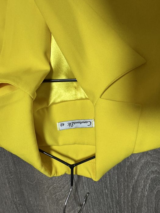 Платье піджак жовтий ( дуже яскравий)