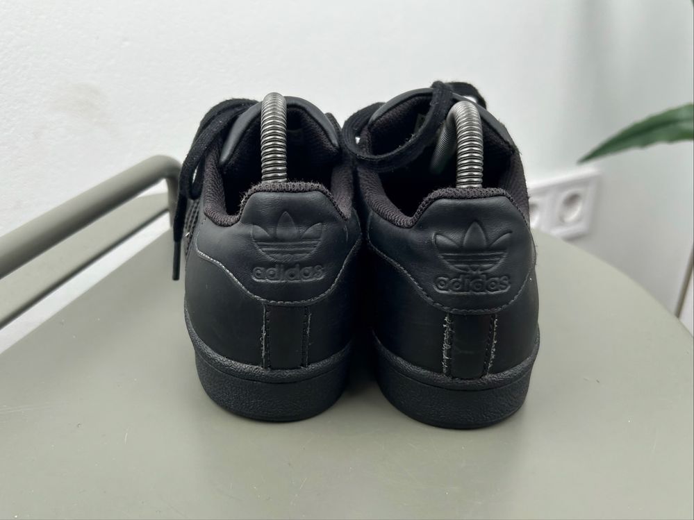 Оригінал! Кросівки Adidas Superstar 38 розмір 03442
