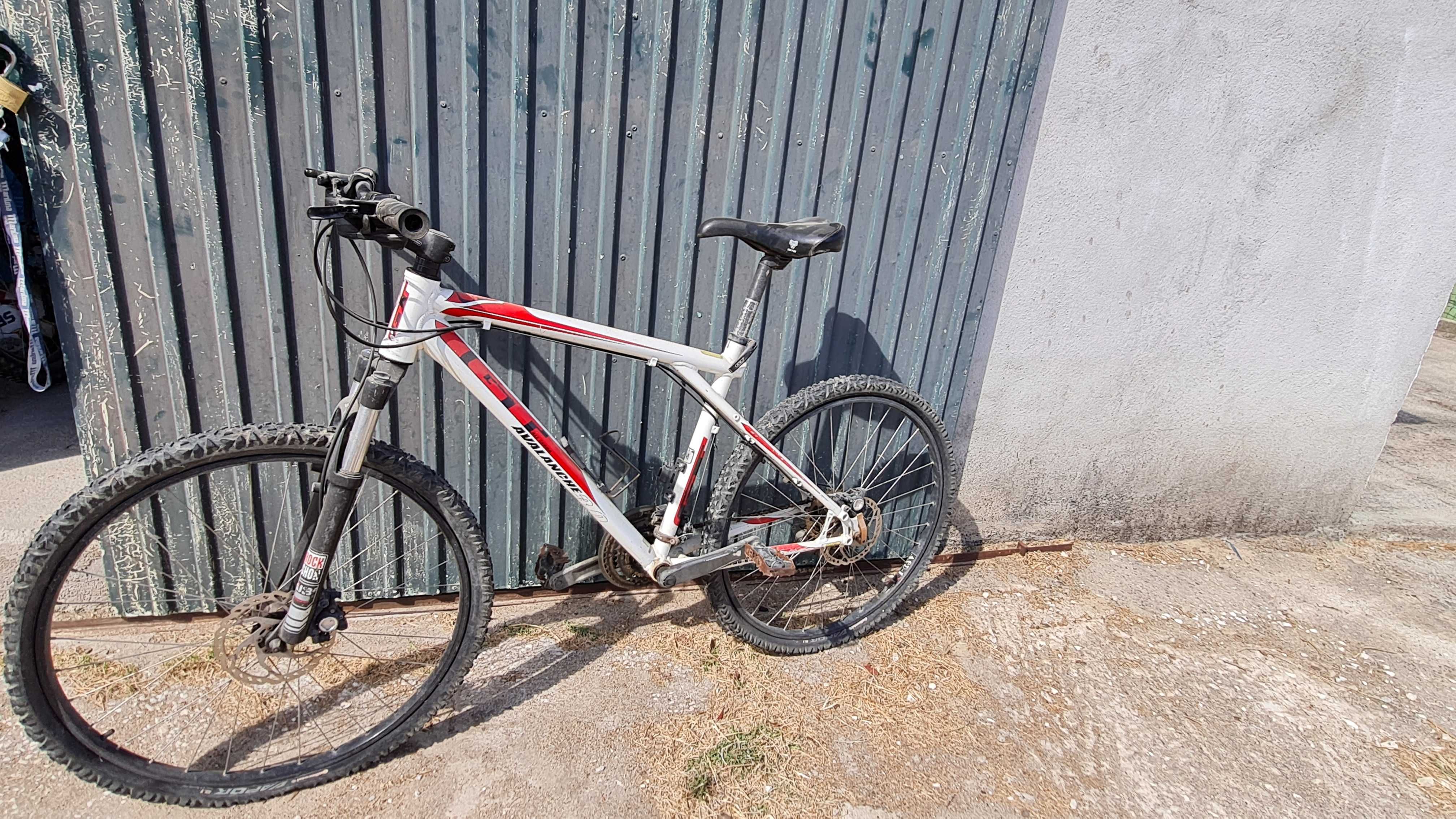 Bicicleta GT Avalanche
