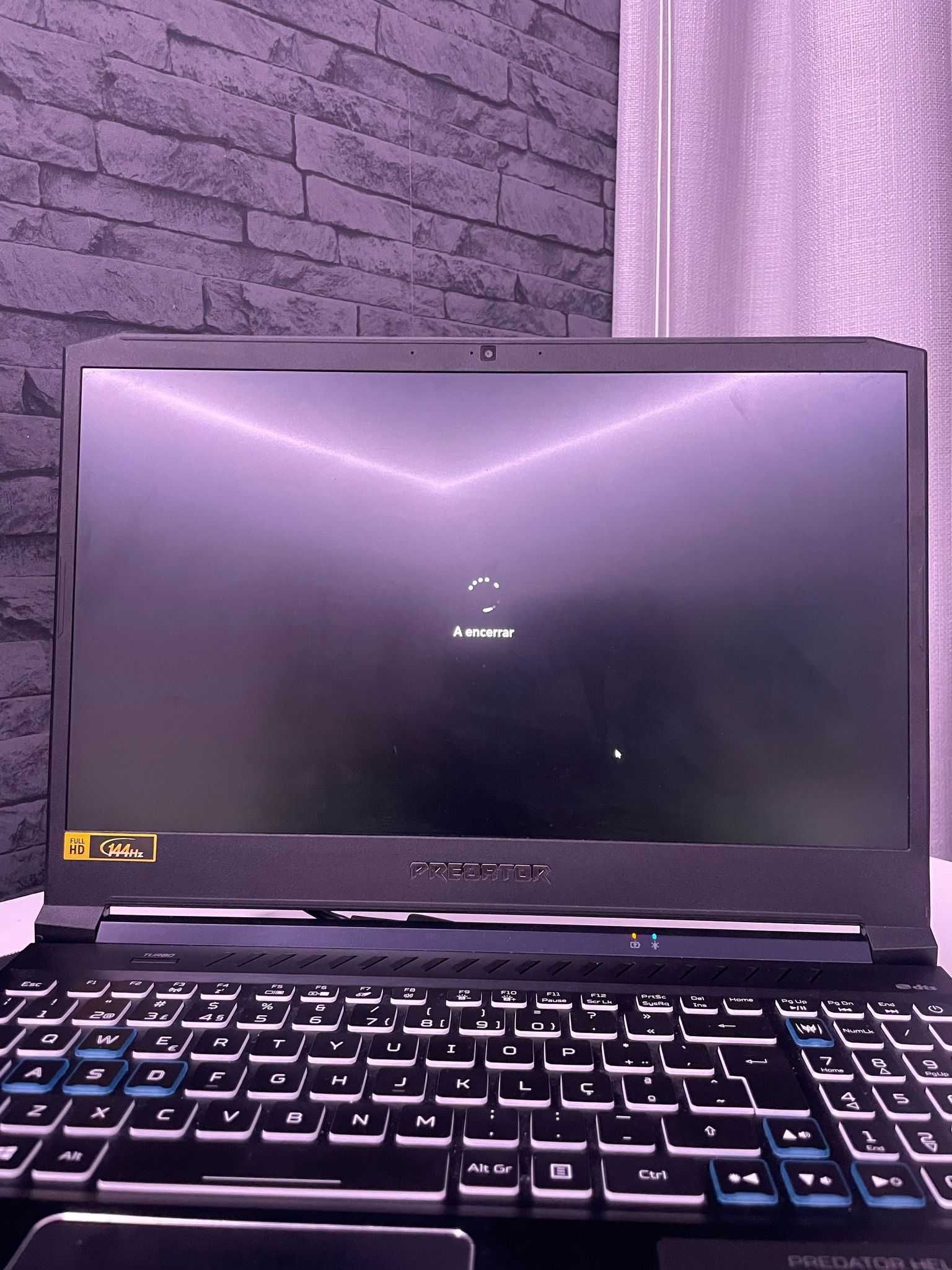 Vendo portátil Predator Helios 300 (como novo)
