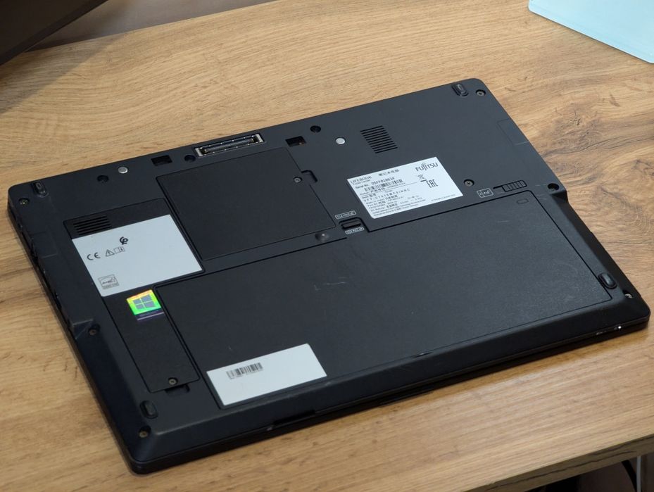 Японський Ультрабук Fujitsu U7410 на i5/10th 8/256 FHD