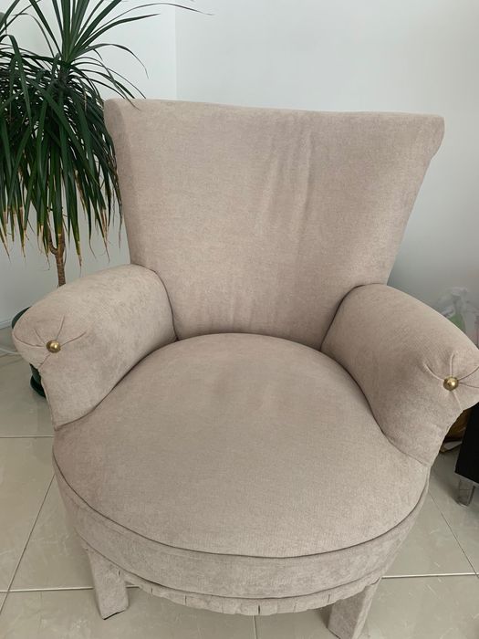 Senhorinha / Cadeira como nova. Peça de grande qualidade.
Valor 120€.
