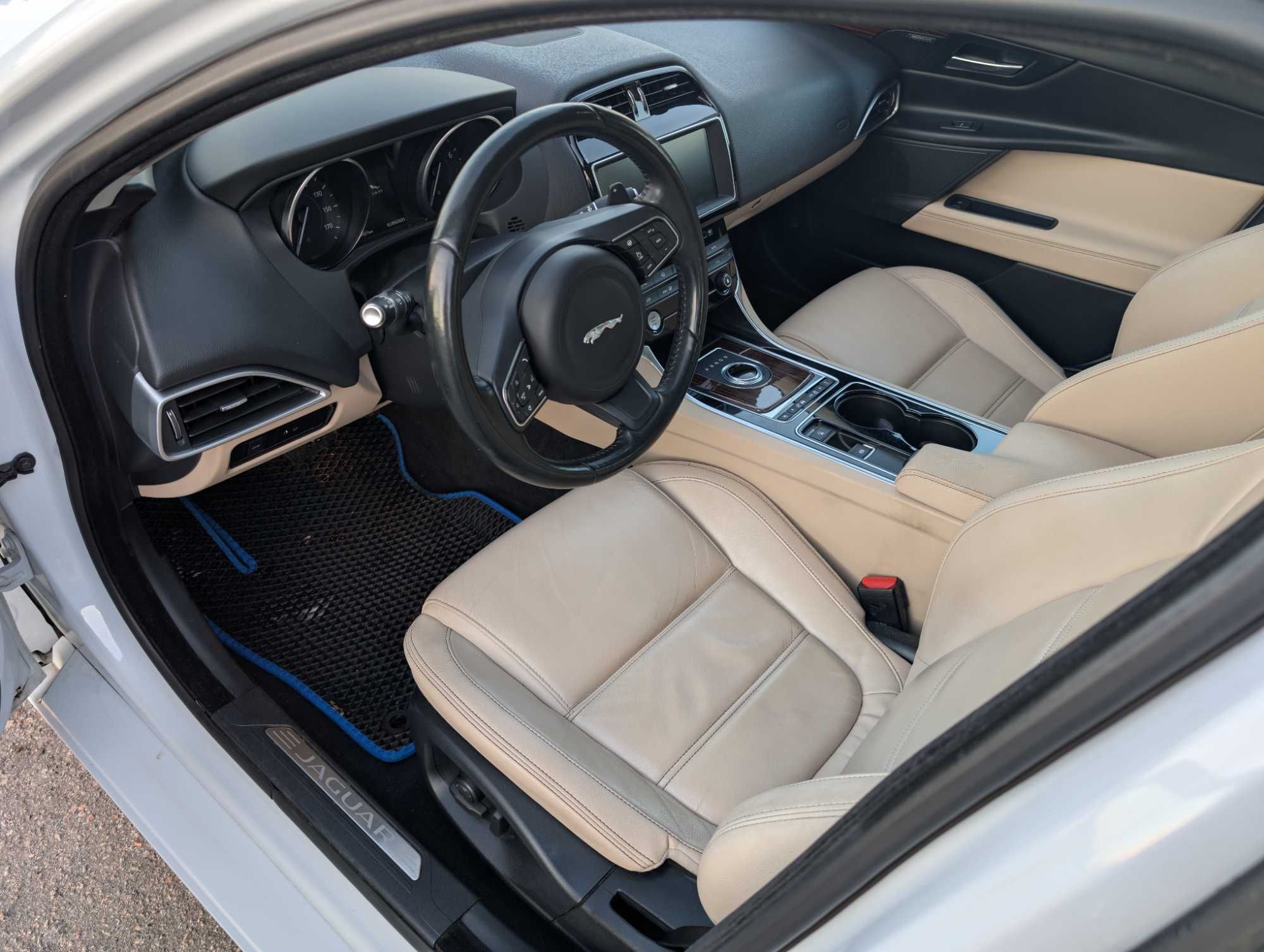 Jaguar XE 25t Prestige 2016