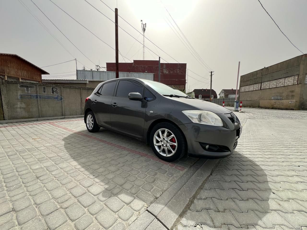 Toyota Auris 1.6 автомат