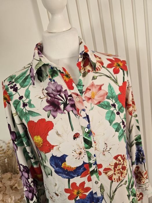 Zara sukienka 36 S biała kwiaty kolorowa prosta koszulowa guziki