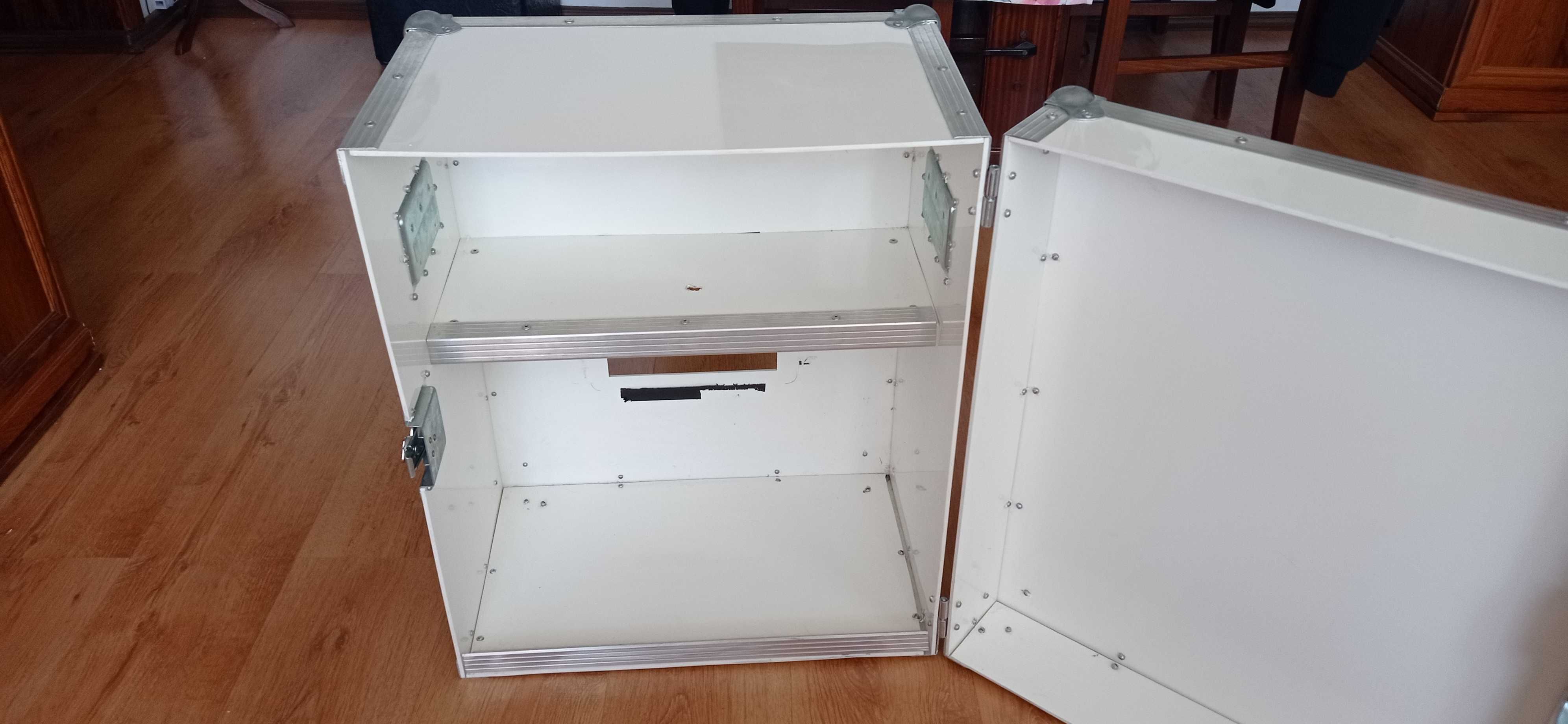 Case, skrzynia na sprzęt muzyczny, kable itp
