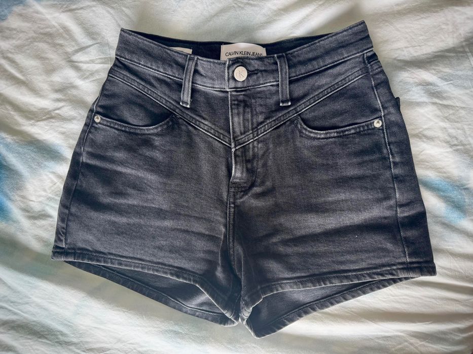 Krótkie spodenki szorty Calvin Klein Jeans - rozmiar 25