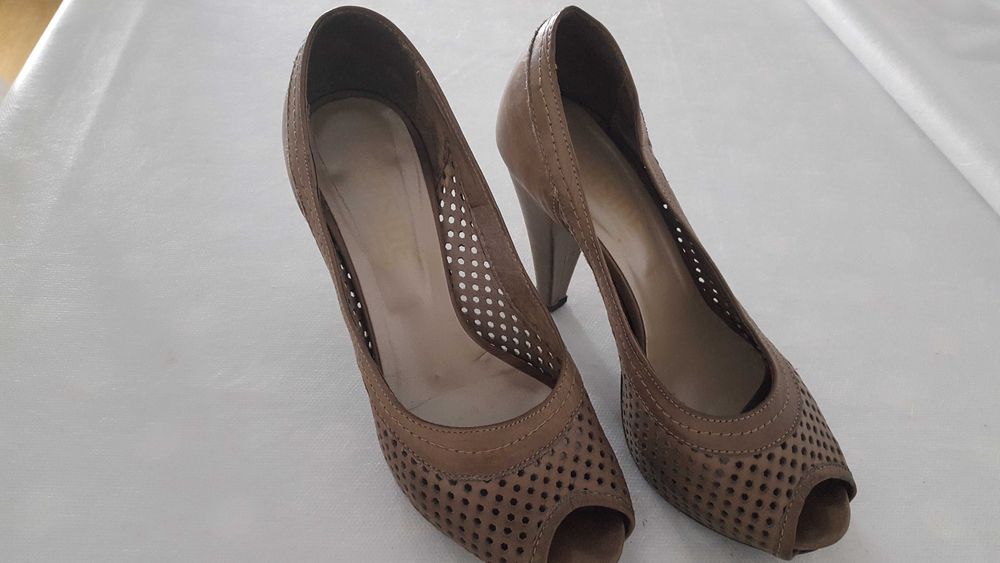 Sapatos pretos em pele - 36