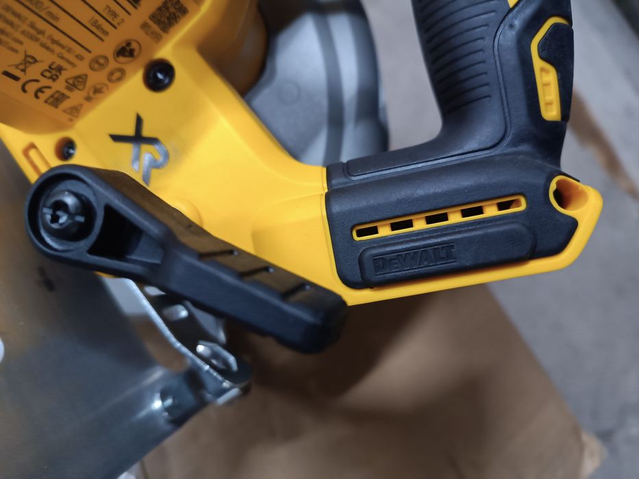 DeWalt DCS570n pilarka NOWA