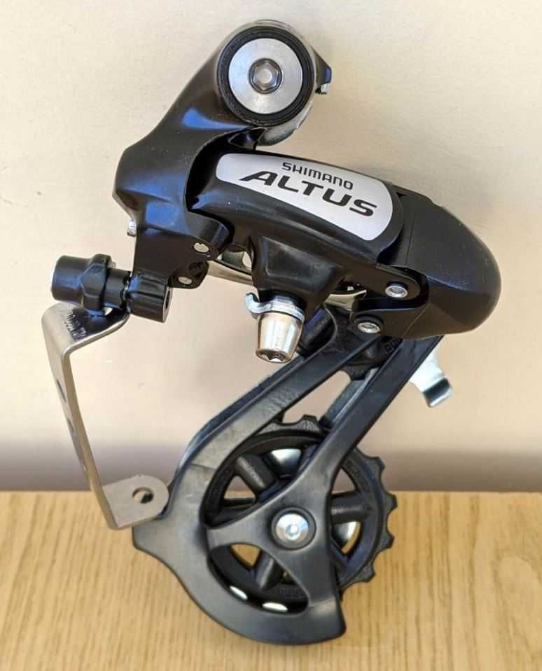 Задний переключатель Shimano Altus RD-M310 для велосипеда под болт