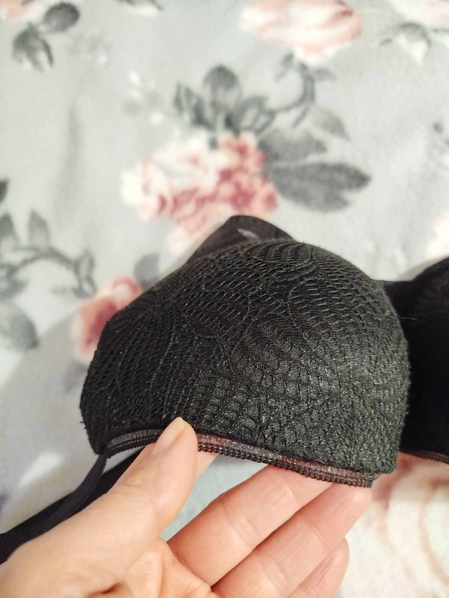 Czarny biustonosz Wonderbra 80 D
