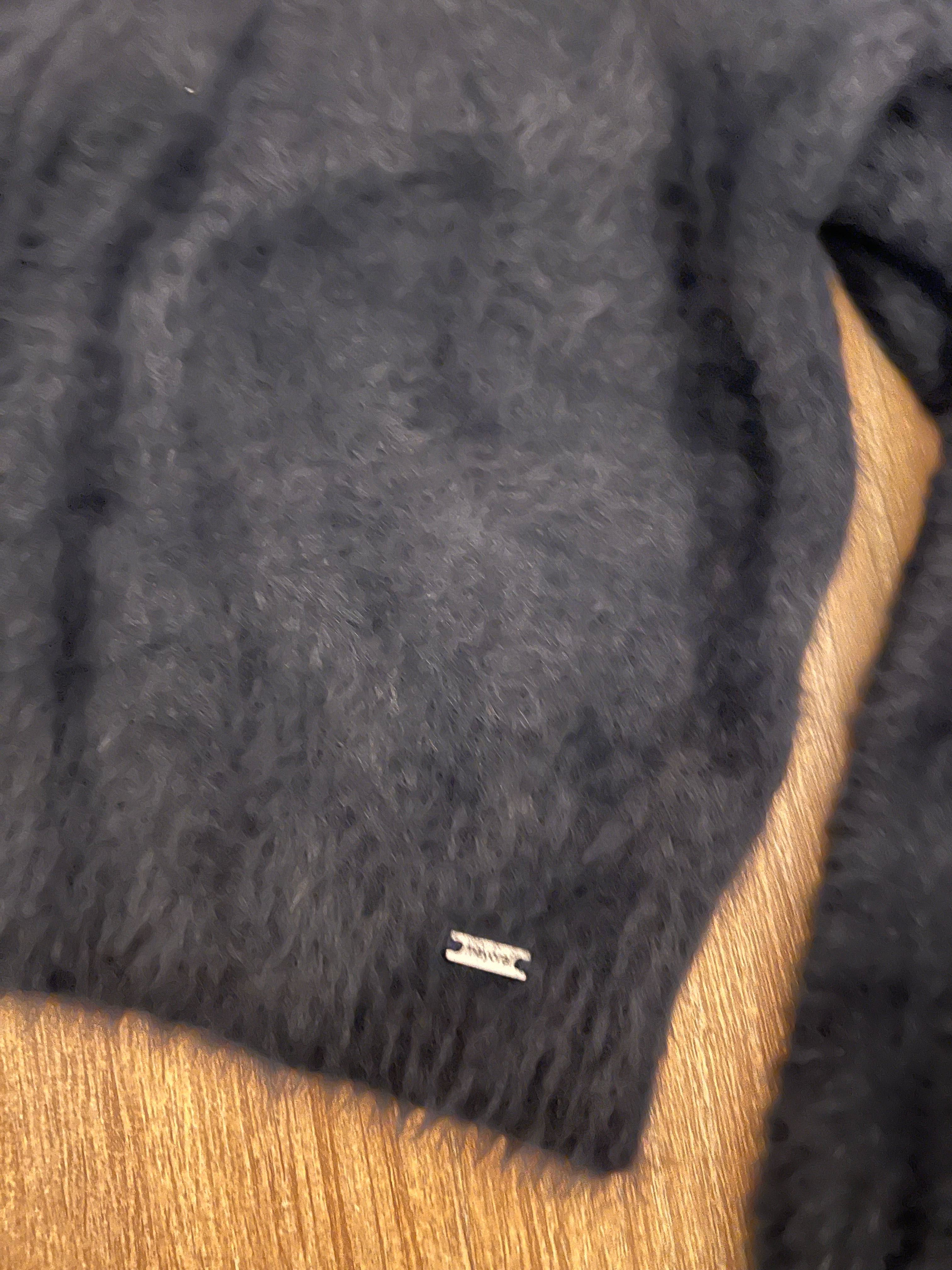 Granatowy rozpinany sweter