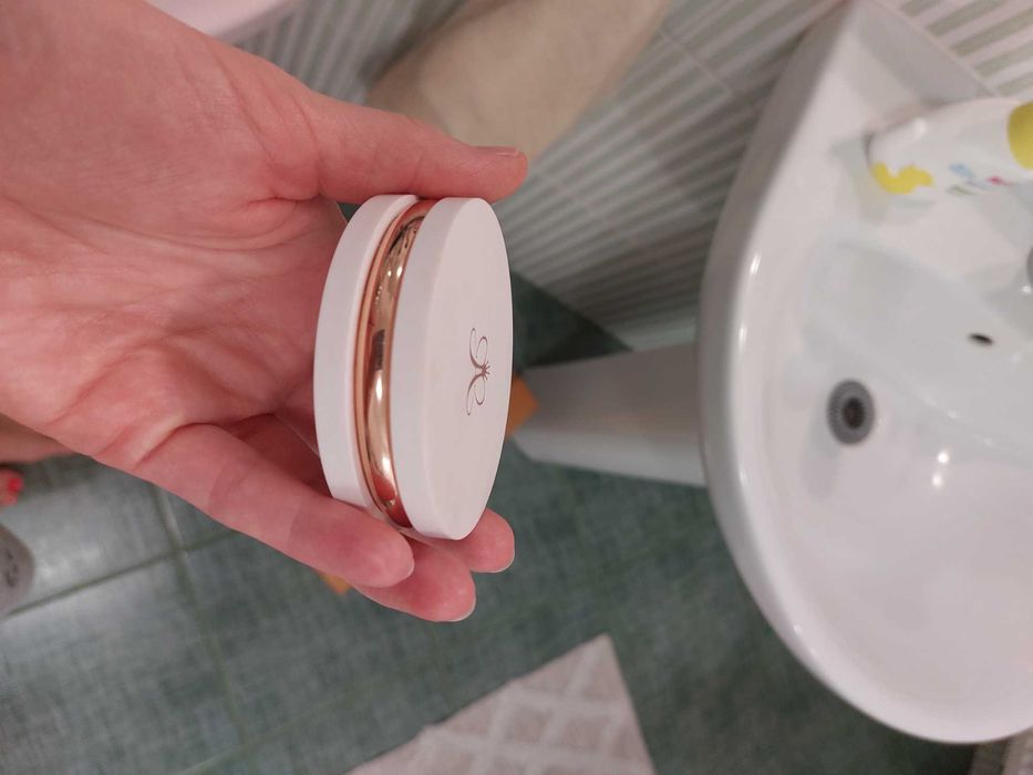 Anastasia beverly hills sun idol rozświetlacz glow seeker