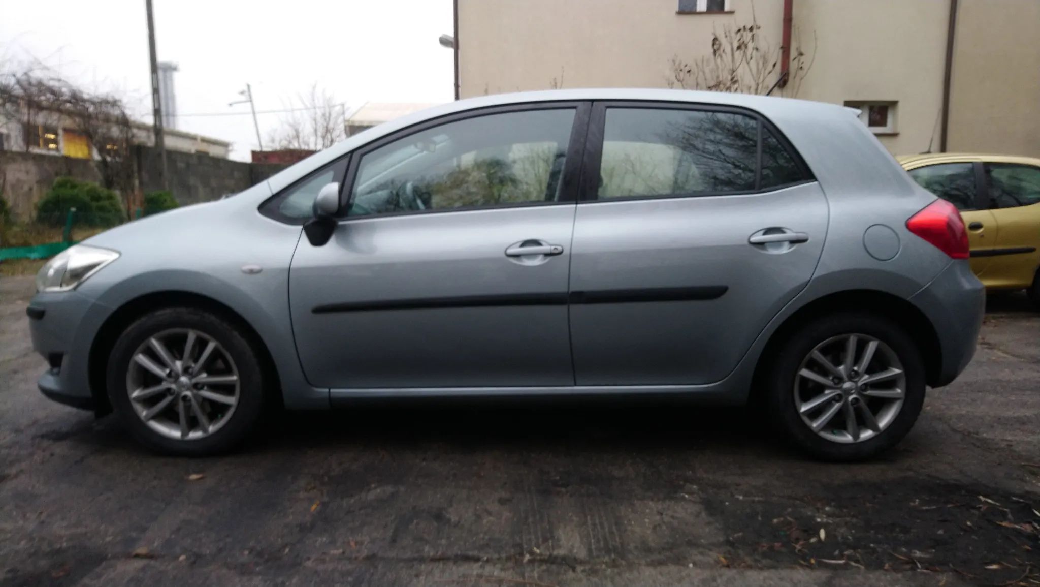 Toyota Auris D-4D 2.0 126 KM 2009 klima automatyczna alufelgi
