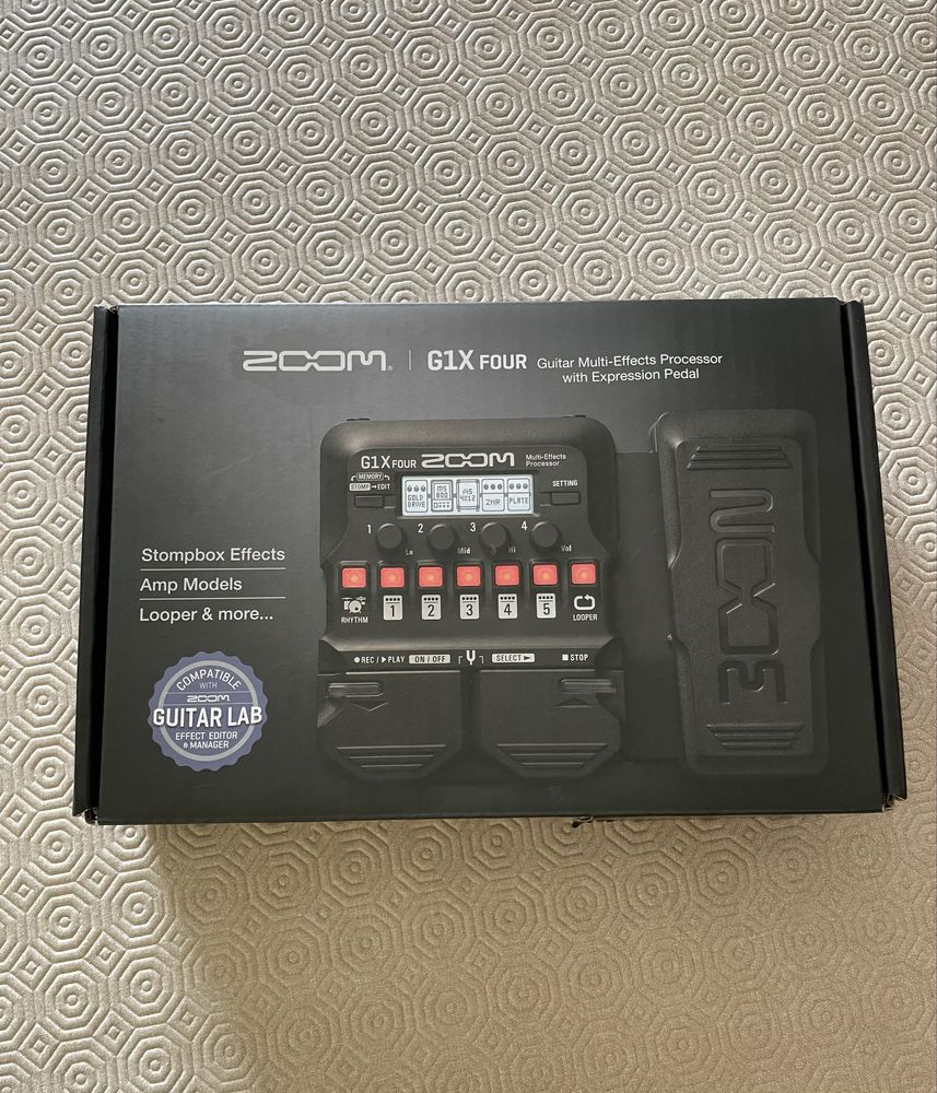 Zoom G1X Four+Pedal efeitos (como novo)