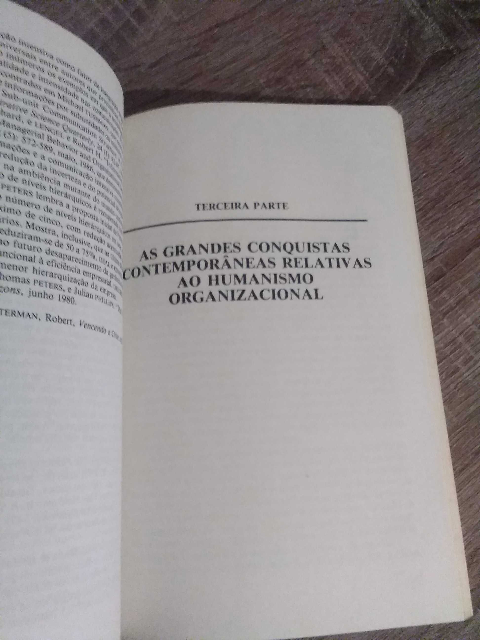 A Ciência e a arte de ser dirigente de Paulo Roberto Motta