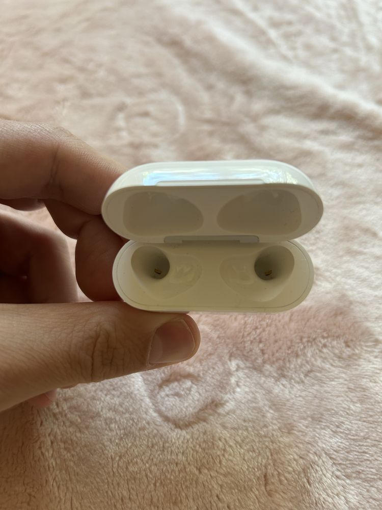 Apple AirPods 3 generacji