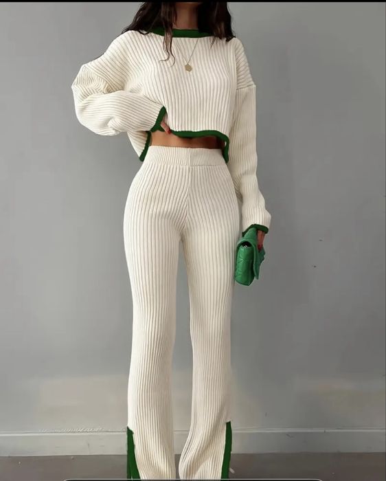 Костюм женский