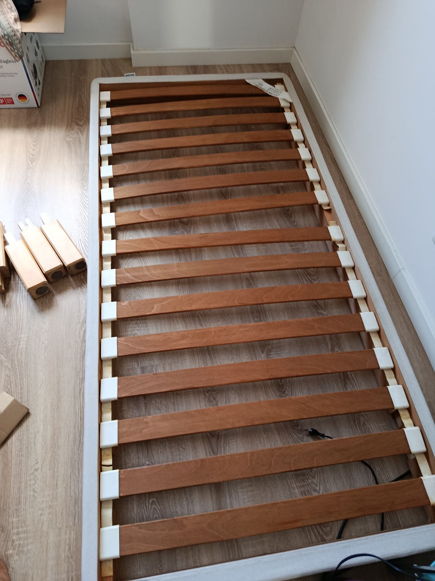 Cama solteiro Ikea