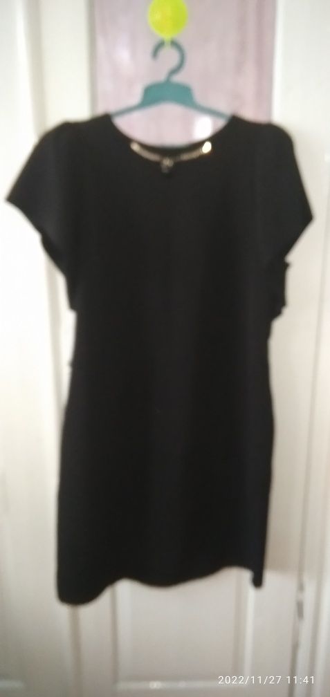 Стильна  чорна сукня