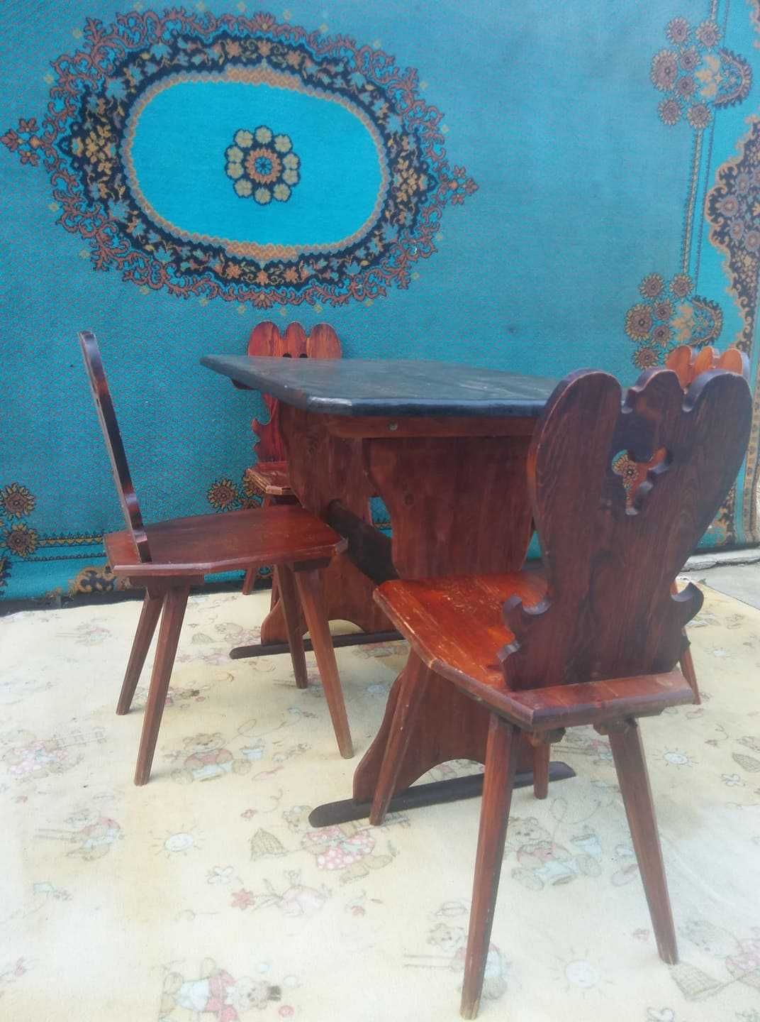 Stół i krzesła sosnowe cepelia