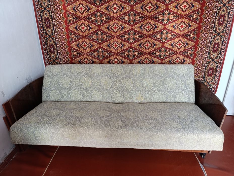 Диван времен СССР