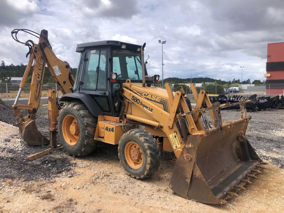 Retroescavadora CASE 580 SUPER LE