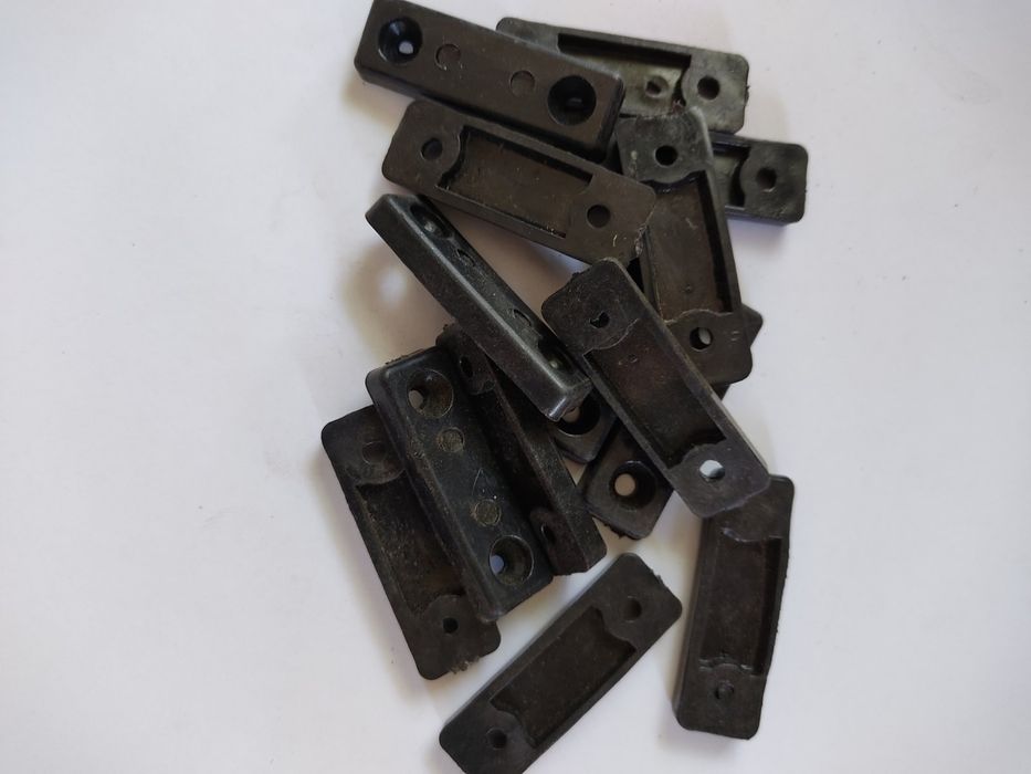 Опора меблева під два саморіза