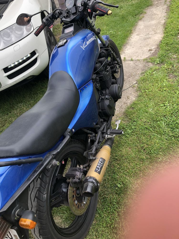 Sprzedam motor w dobrym stanie marki kawasaki pojemnosc 550 z papieram
