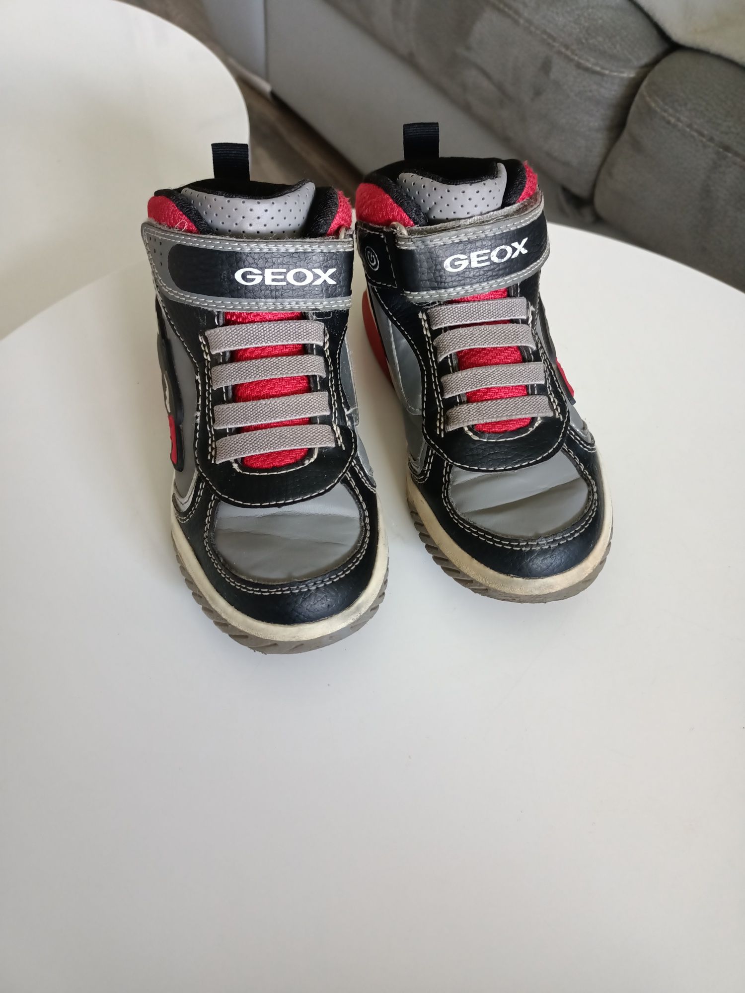 Sprzedam buty firmy Geox rozmiar 30