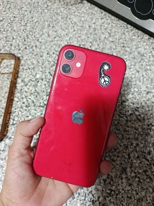 iPhone 11 de 128G vermelho