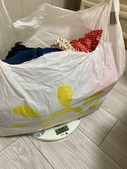 Пакет одягу (М-Л)кофти/джинси/сукні/рубашки/футболки