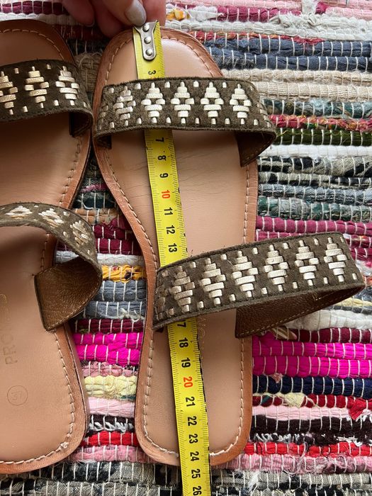 Шльопанці шкіра 37 розмір